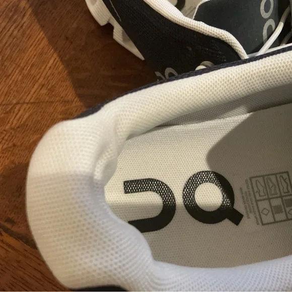 On-Running Cloud Midnight/White" Men's Casual Running Sneakers size 10 - Picture 4 of 7